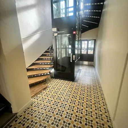 Renovated Apartment *